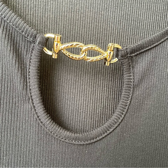 French Pastry Black Short Sleeve Tee with Chain Detail - Picture 4 of 6